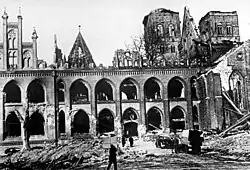 Rochus-Kapelle (rechts) kurz nach 1942