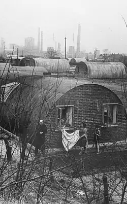 Wohnraummangel nach dem Zweiten Weltkrieg: Nissenhütten im Ruhrgebiet, Foto (1947)
