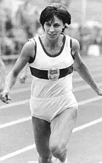 Vizeweltmeisterin Marita Koch, Doppelolympiasiegerin (1976/1980) und Doppeleuropameisterin (1978/1982) über 400 Meter – hier mit ihrer 4-mal-100-Meter-Staffel ebenfalls Weltmeisterin
