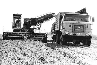 W50 LA mit Niederdruck-Reifen bei der Grünfutterernte