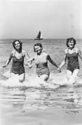 Urlauberinnen auf Hiddensee 1953