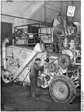 Reparatur eines Mähdreschers (1961)