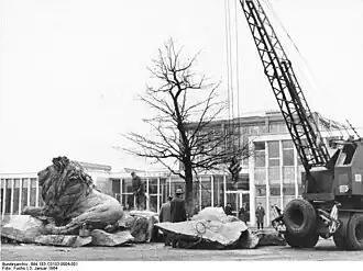 Aufstellung der Figuren im Januar 1964 im Tierpark