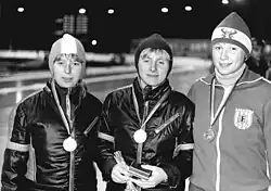 Sabine Becker (Mitte), Dezember 1979