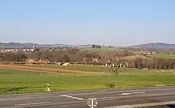 B 178 nahe der Anschlussstelle Löbau Süd. Im Vordergrund die alte Trasse, heute K 8610.