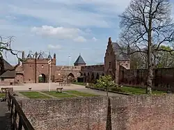 Hof der Vorburg nach Norden