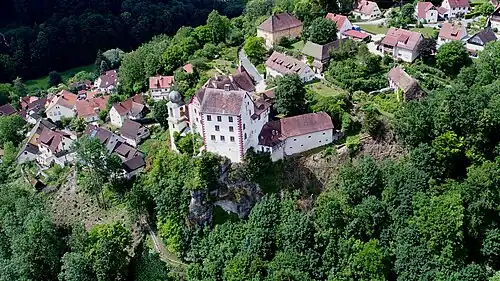 Burg Egloffstein aus der Vogelperspektive (2018)