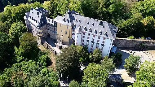 Burg Freusburg aus der Vogelperspektive (2018)