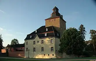 Wohnturm und Vorburg der Burg Kirspenich