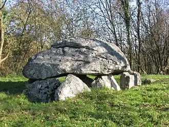 Dolmen von Buzy – von Nordwesten gesehen