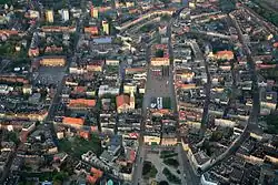 Luftbild der Stadt – In der Mitte der Ring