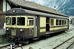 BDt 403 in Grindelwald mit der neueren beige/braunen Lackierung