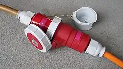 Zusammengesteckte Drehstromleitungsverbindung