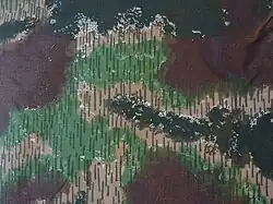 Das Tarnmuster der Tschechoslowakischen Arme von 1953 verwendete ebenfalls Striche als Grundlage