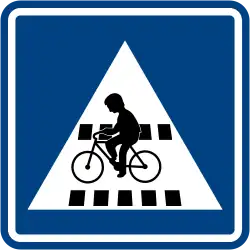 Hinweis auf Radfahrerüberfahrt in Tschechien