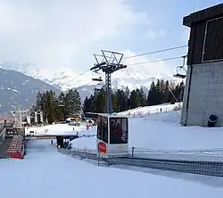 Schräglift mit Talstation