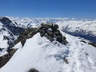 Steinmann auf dem Piz d’Err