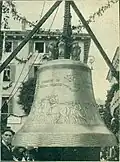 Die erste Glocke bei ihrem Einzug nach Rovereto 1925