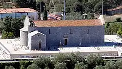 Pieve di San Giovanni (11. Jh., im Inneren mit Sator-Quadrat) auf dem Friedhof von Campiglia (Cimitero Monumentale)