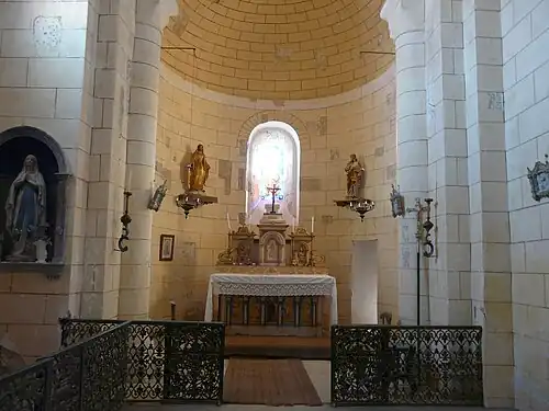 Chorraum in der Ortskirche Notre-Dame-de-la-Nativité