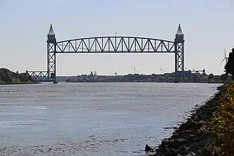 Cape Cod Canal Railroad Bridge in der angehobenen Position