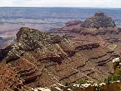 Ausblick von Cape Royal nach Südosten über Freya Castle (2225 Meter), Vishnu Temple und Rama Shrine