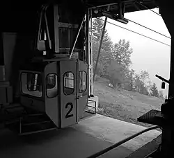 Eine der beiden Kabinen der Luftseilbahn Amsteg–Mittel Arni
