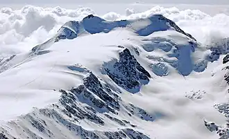 Der Cevedale (rechts) von der Königspitze aus gesehen, links die beiden Zufallspitzen