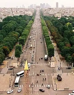 Paris – Avenue des Champs-Élysées (Juni 2002)