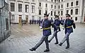 Wachablösung an der Prager Burg im Exerzierschritt, 2008