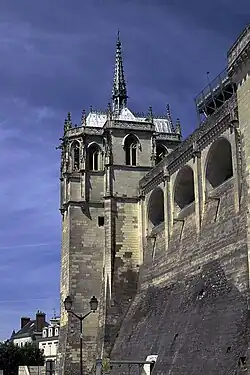 Hubertuskapelle von der Stadt aus gesehen
