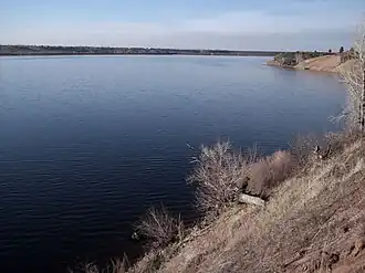 Blick auf den Chatfield Lake vom Ostufer aus