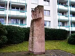 Gedenk-Stele für die am 10. November 1938 zerstörte Synagoge am Stephanplatz
