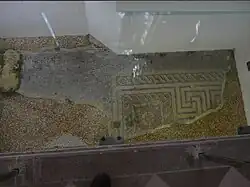 Fragment eines Mosaikfußbodens, das sich unter der Kathedrale fand