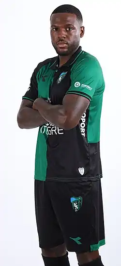 Porträt von Christian Koakou im Jersey von Kocaelispor