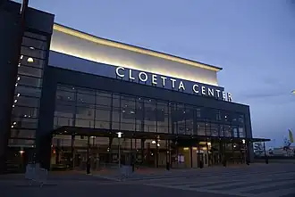 Die Halle mit altem Sponsorennamen im September 2008