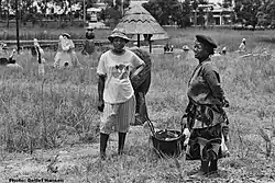 Colleen Madamombe (rechts) und Agnes Nyanhongo 1994