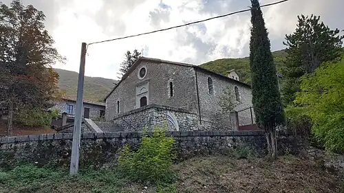 Haupt- und Nordfassade mit Glockengiebel