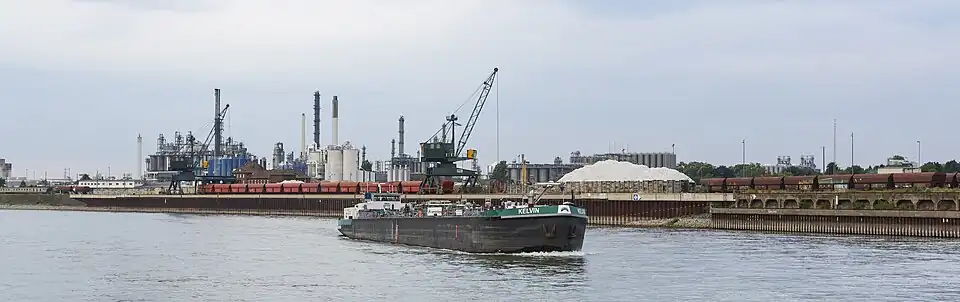 Tankschiff Kelvin im Godorfer Hafen