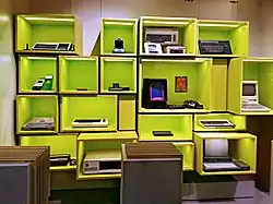 Wall of Hardware des Computerspielemuseum Berlin