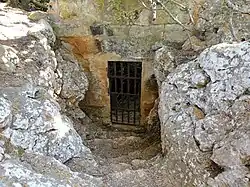 Höhleneingang am Einbruchskessel