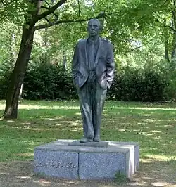 Johannes R. Becher, Bürgerpark Pankow