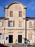 Mairie- und Schulgebäude