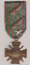 Croix de guerre 1914–1918 mit zwei Palmenzweigen und einem versilberten Stern
