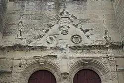 Ziergiebel und Medaillons