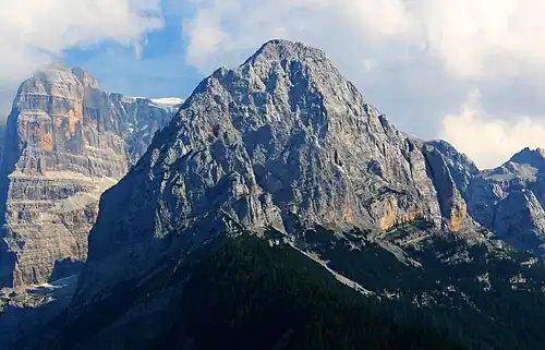 Crozzon di Val d’Agola mit dem Crozzon di Brenta im Hintergrund