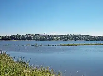 Döllnitzsee mit Schloss Hubertusburg