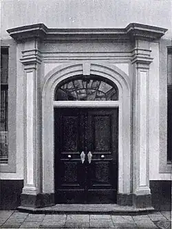 Altestadt 11 (Brauerei Schlösser), Portal