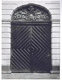 Neusser Straße 12, Eingang