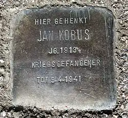 Stolperstein an der Ecke Mühlensteigle/Zum Eichberg und Gedenkstein auf dem Alten Friedhof für Jan Kobus